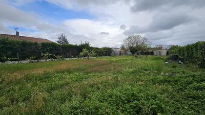 Terrain constructible - 699 m²