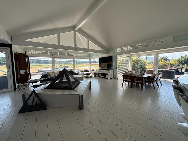 Maison - 230 m² - 5 pièces