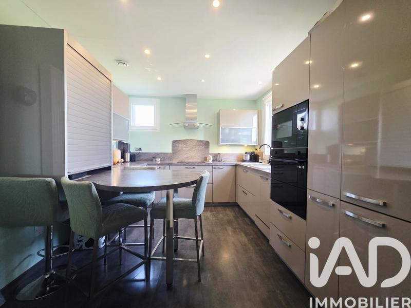 Maison - 90 m² - 5 pièces