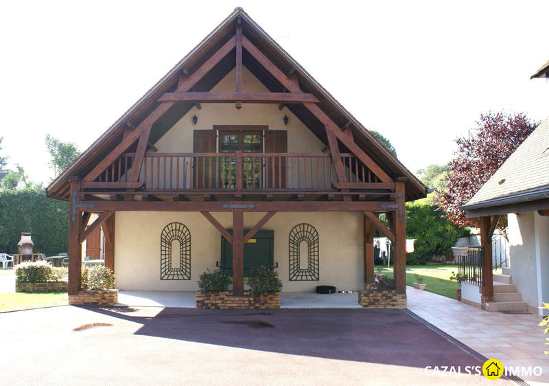 Maison traditionnelle - 164 m² - 8 pièces