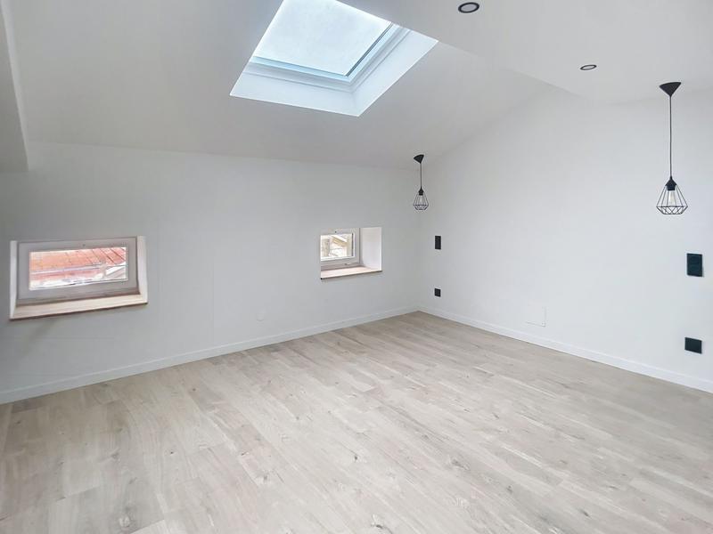 Appartement - 85 m² - 5 pièces