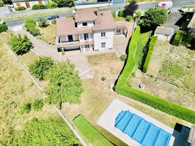 Villa - 192 m² - 8 pièces