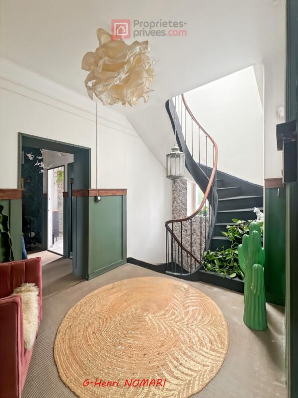 Maison - 170 m² - 6 pièces