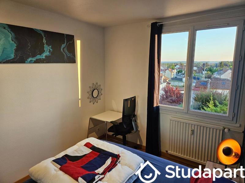 Chambre - 10 m² - 1 pièce