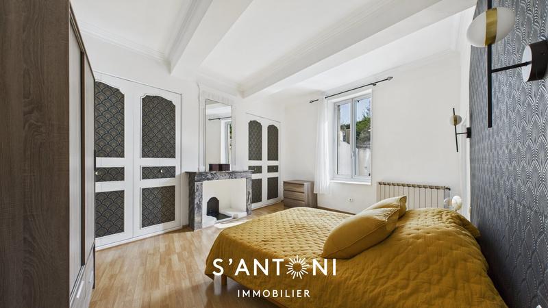 Maison - 181 m² - 6 pièces