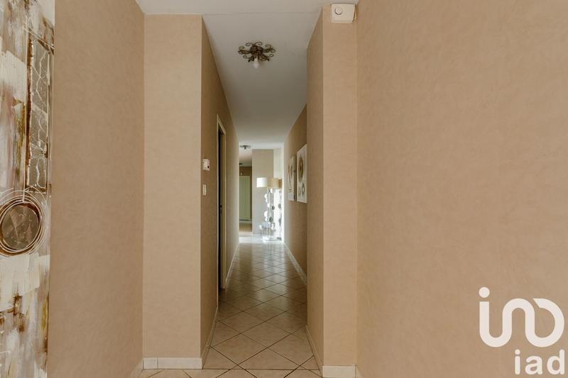 Maison - 216 m² - 6 pièces