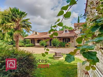 Propriété - 280 m² - 8 pièces