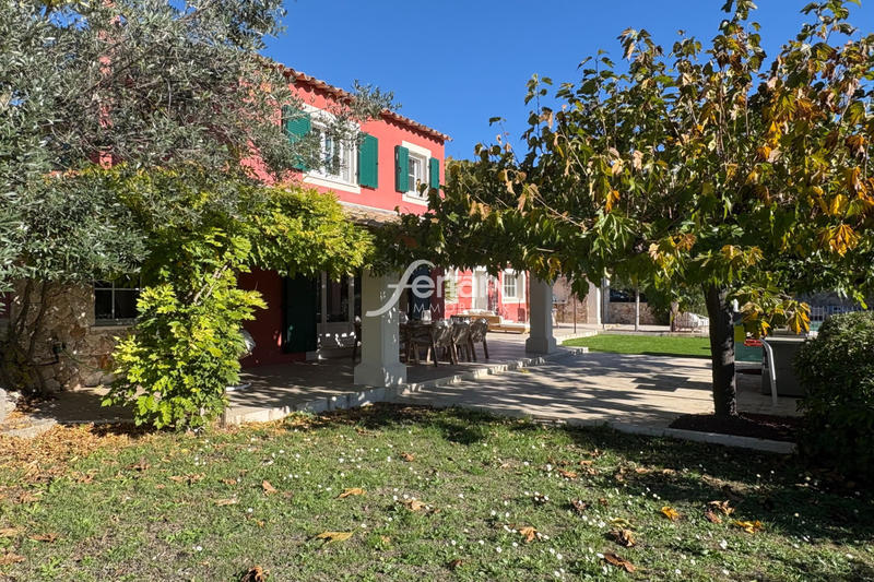 Maison - 170 m² - 8 pièces