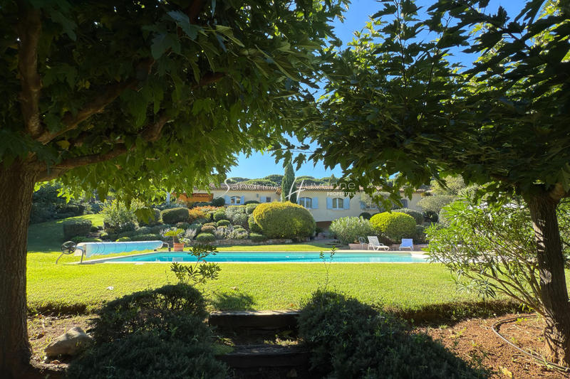 Maison - 280 m² - 7 pièces