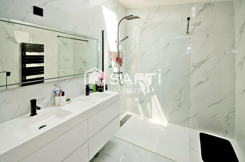 Maison - 185 m² - 8 pièces