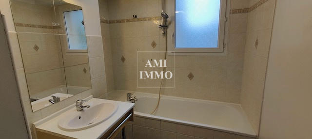 Appartement - 79 m² - 4 pièces