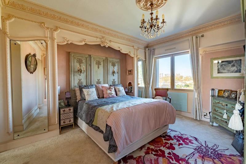 Appartement - 214 m² - 7 pièces