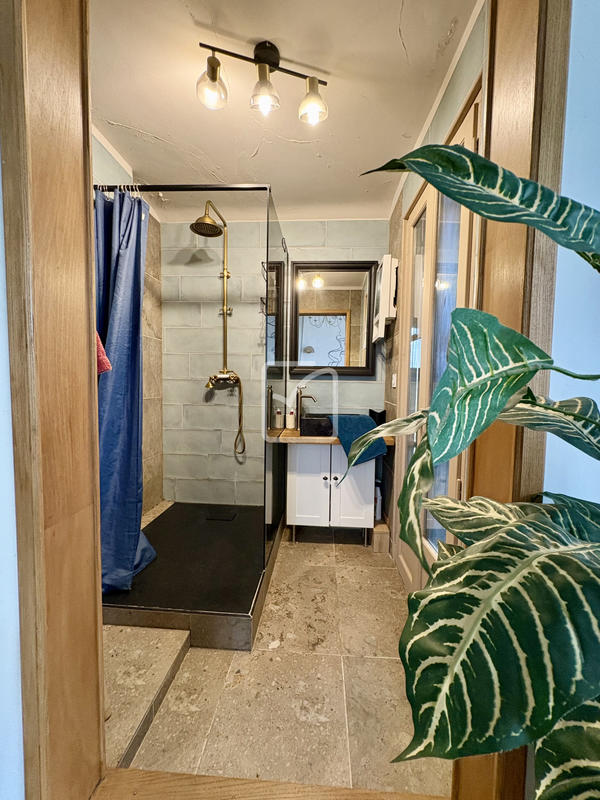 Maison - 200 m² - 8 pièces