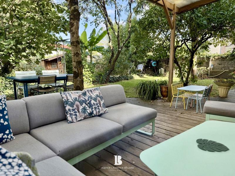 Maison - 180 m² - 8 pièces