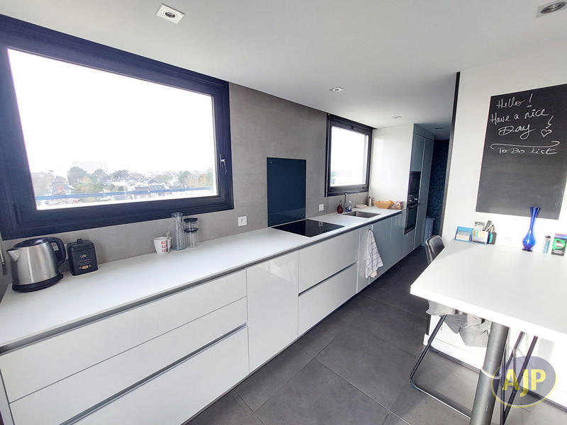 Appartement - 100 m² - 4 pièces