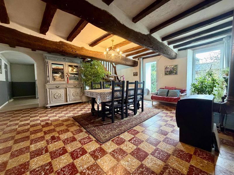 Maison - 196 m² - 7 pièces