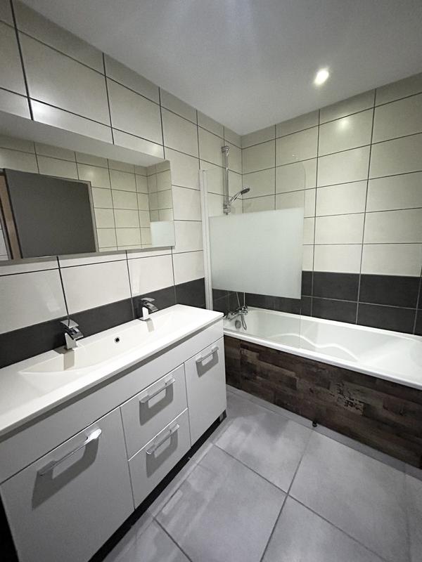 Appartement - 100 m² - 4 pièces