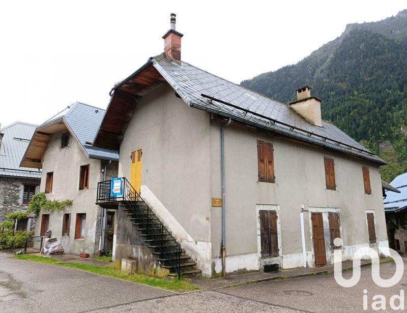 Maison - 151 m² - 8 pièces