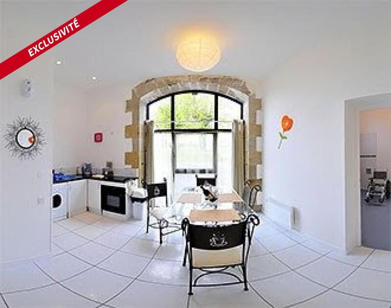 Maison - 334 m² - 18 pièces