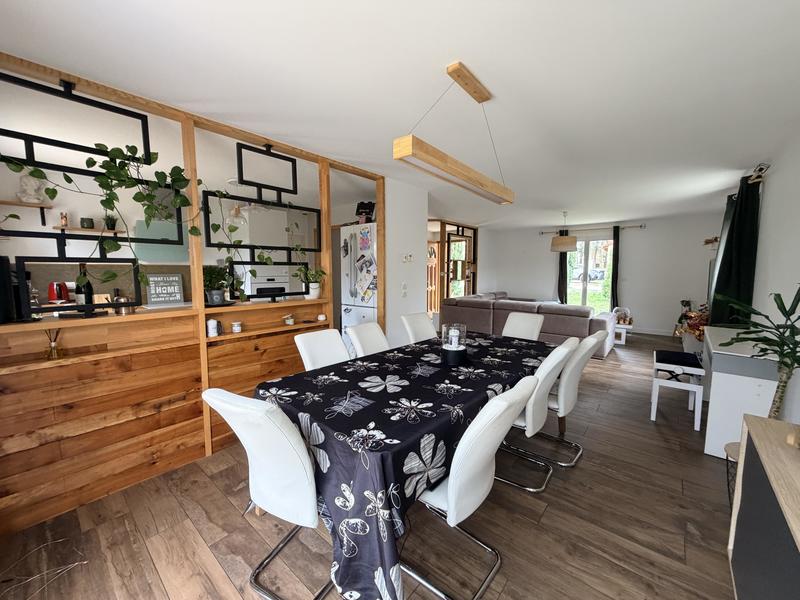 Maison - 137 m² - 7 pièces