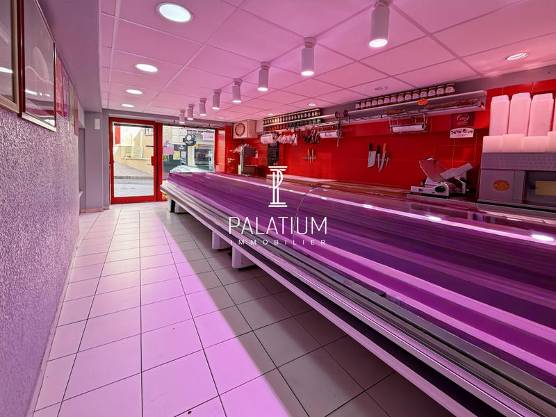 Local commercial - 158 m² - 6 pièces