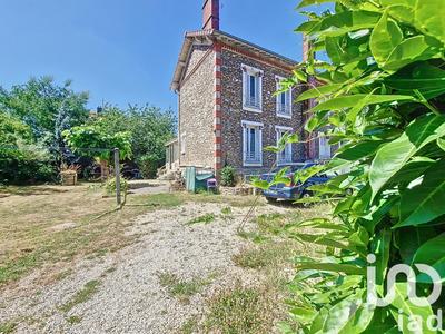 Maison - 99 m² - 5 pièces