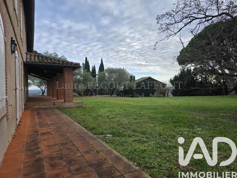 Maison - 525 m² - 12 pièces