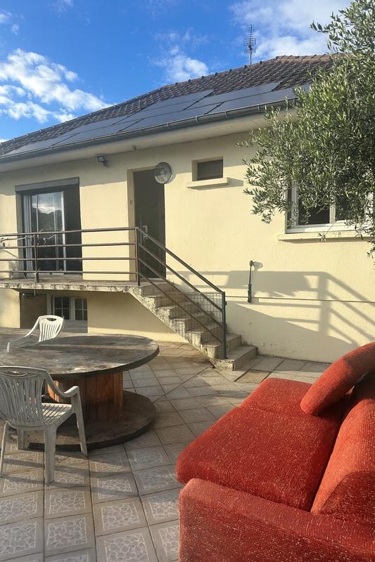 Maison - 121 m² - 6 pièces