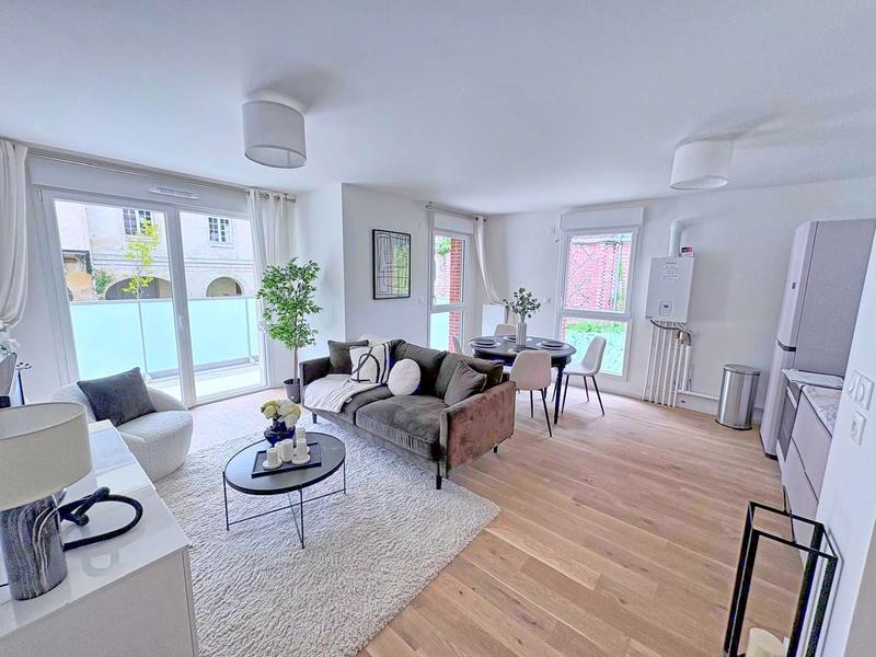 Appartement - 100 m² - 4 pièces