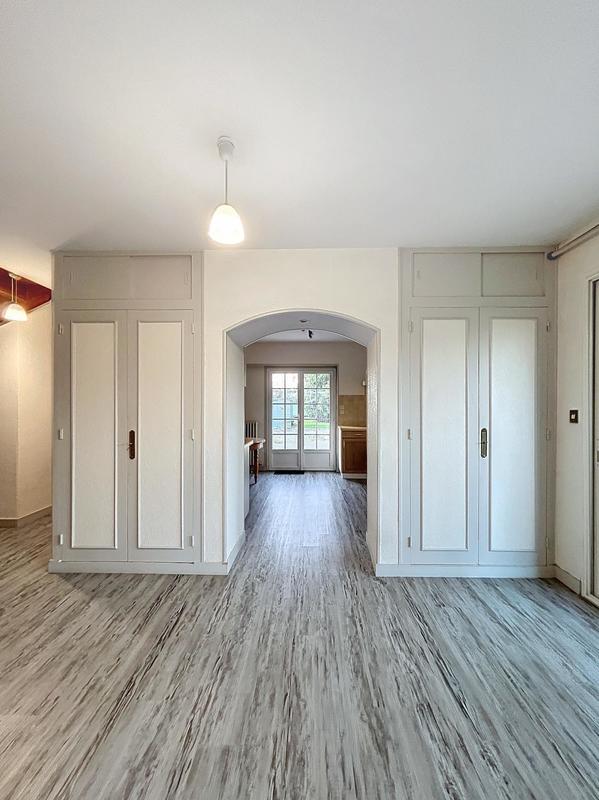 Maison - 212 m² - 7 pièces