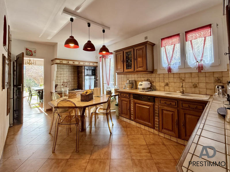 Villa - 215 m² - 7 pièces