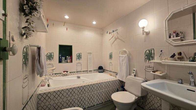 Maison - 202 m² - 7 pièces