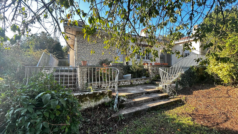 Maison - 236 m² - 7 pièces