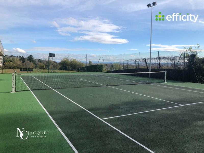 Appartement - 142 m² - 8 pièces