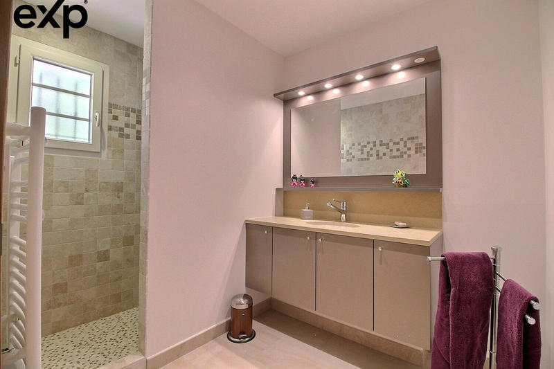 Villa - 196 m² - 7 pièces