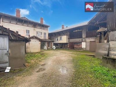 Maison - 210 m² - 10 pièces