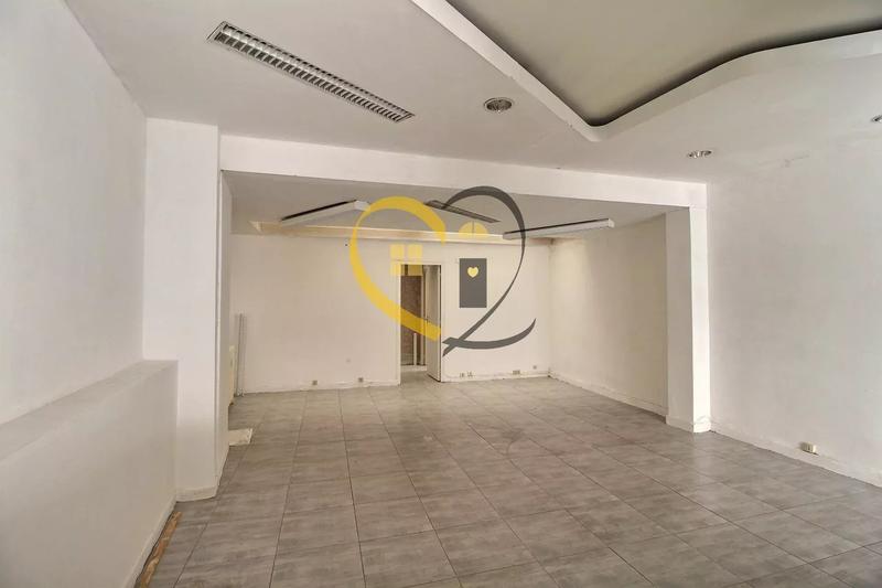 Local commercial - 75 m² - 3 pièces