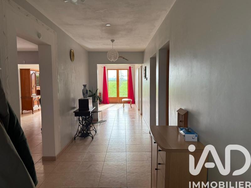 Maison - 225 m² - 9 pièces