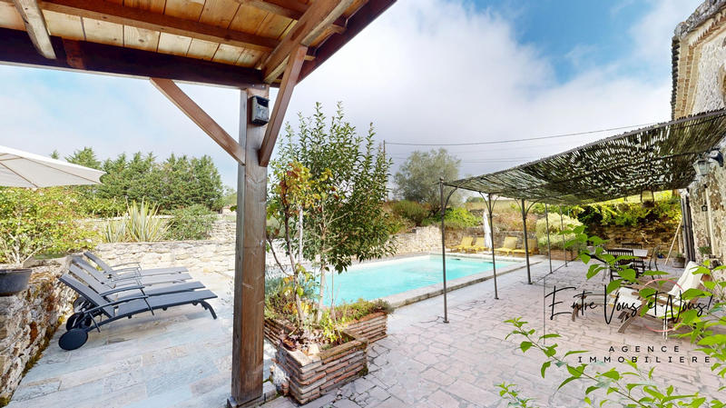 Maison ancienne - 310 m² - 12 pièces