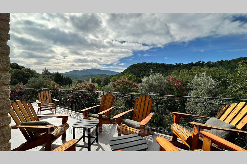 Maison - 360 m² - 16 pièces