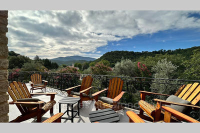 Maison - 360 m² - 16 pièces