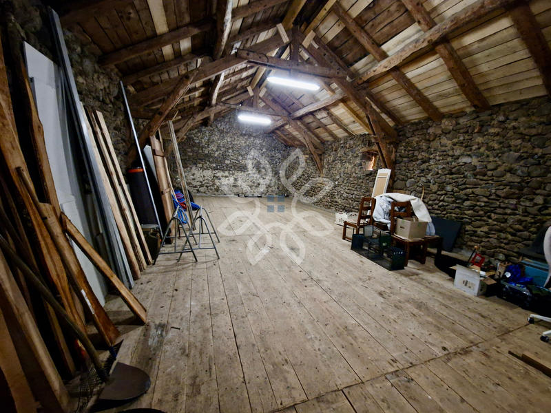 Propriété - 125 m² - 8 pièces