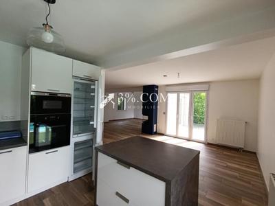 Maison - 220 m² - 9 pièces