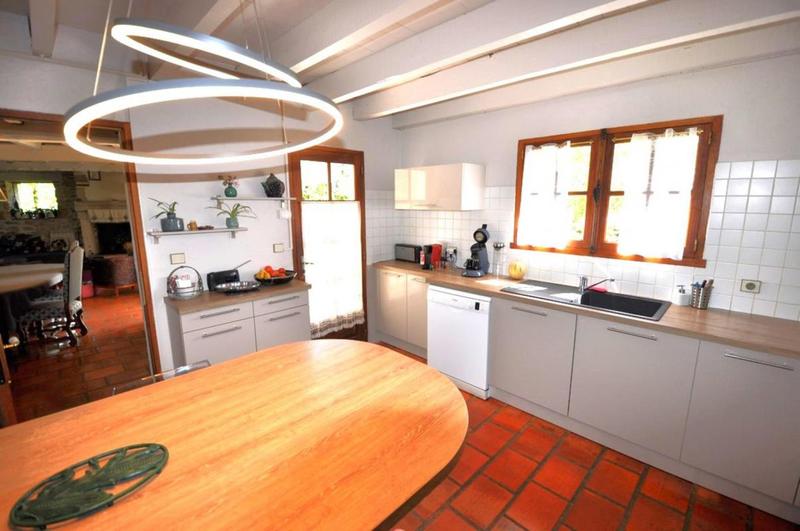 Maison - 227 m² - 8 pièces