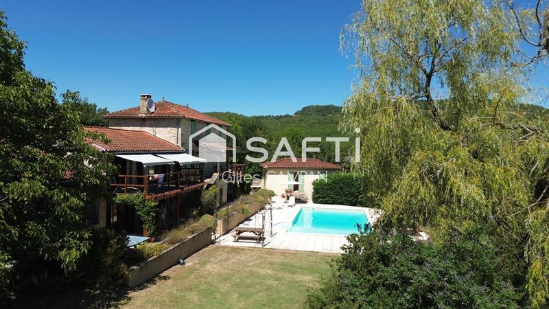 Maison - 262 m² - 10 pièces