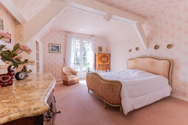 Maison - 198 m² - 8 pièces