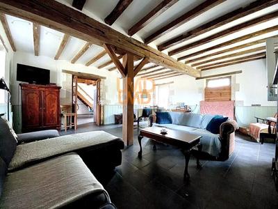 Maison ancienne - 195 m² - 3 pièces