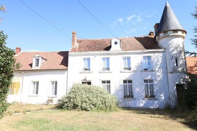 Maison - 237 m² - 10 pièces