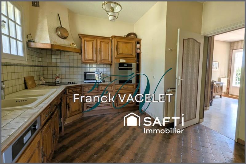 Villa - 250 m² - 8 pièces