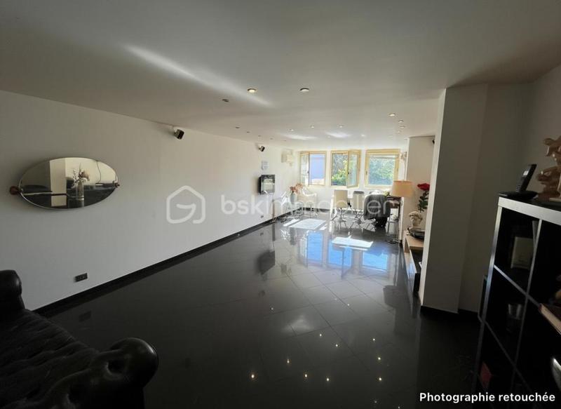 Appartement - 115 m² - 3 pièces